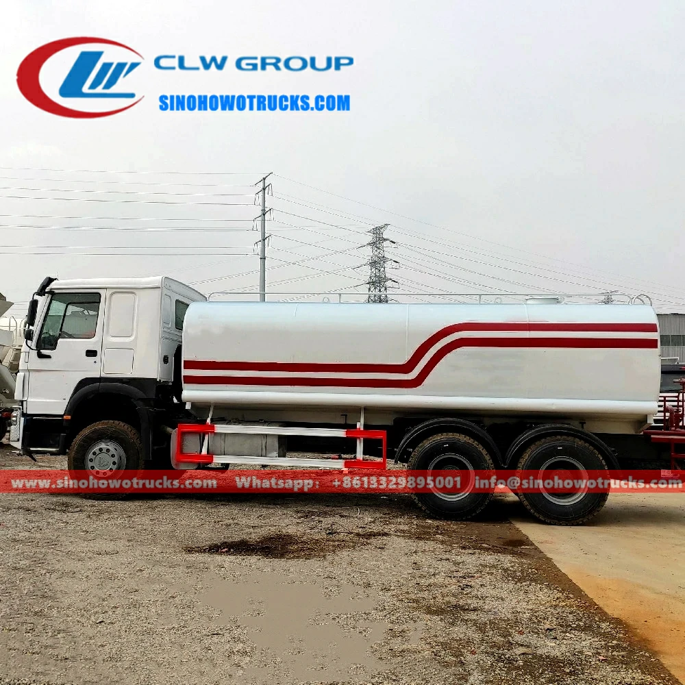 6X4 Sinotruk Howo 5000 gallons water truck for sale Colombia