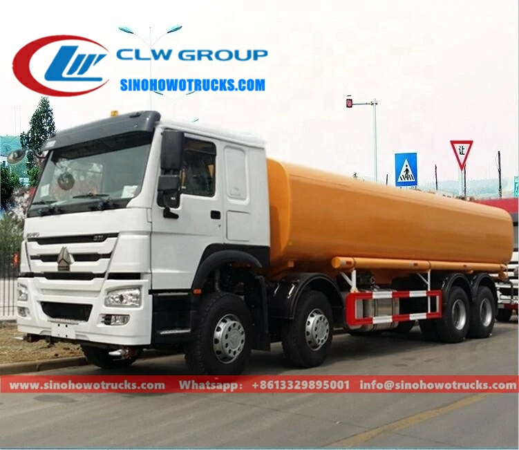 8x4 Sinotruk Howo 30000liters water cart truck salvador