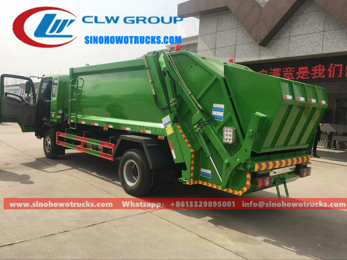 HOWO 6 tons rear loading compactor truck for sale Malaysia
