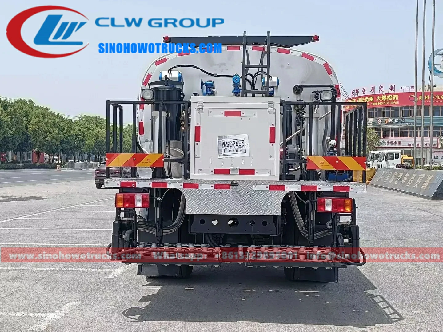 Sinotruk Howo 10m3 asphalt spreader truck Uzbekistan
