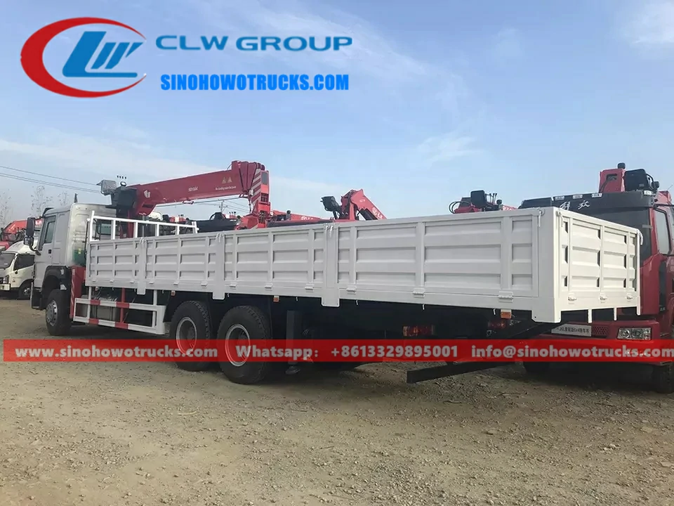 Sinotruk Howo 12t palfinger mechanics truck with crane for sale Djibouti