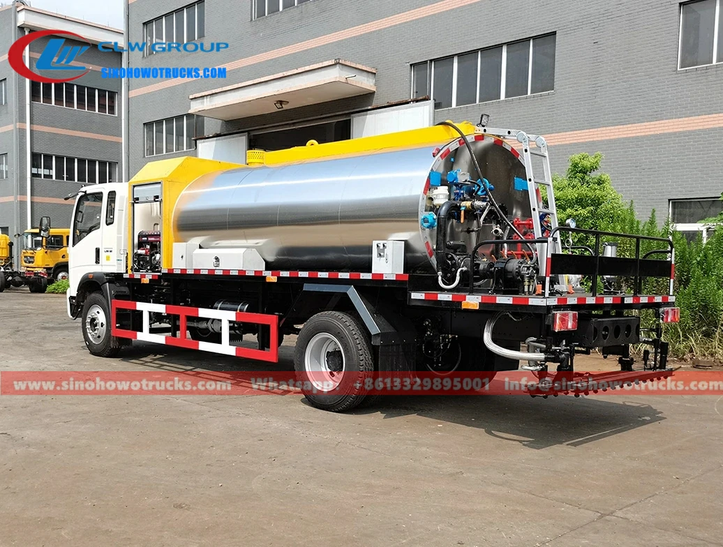 Sinotruk Howo 5 ton asphalt patch truck for sale Mozambique