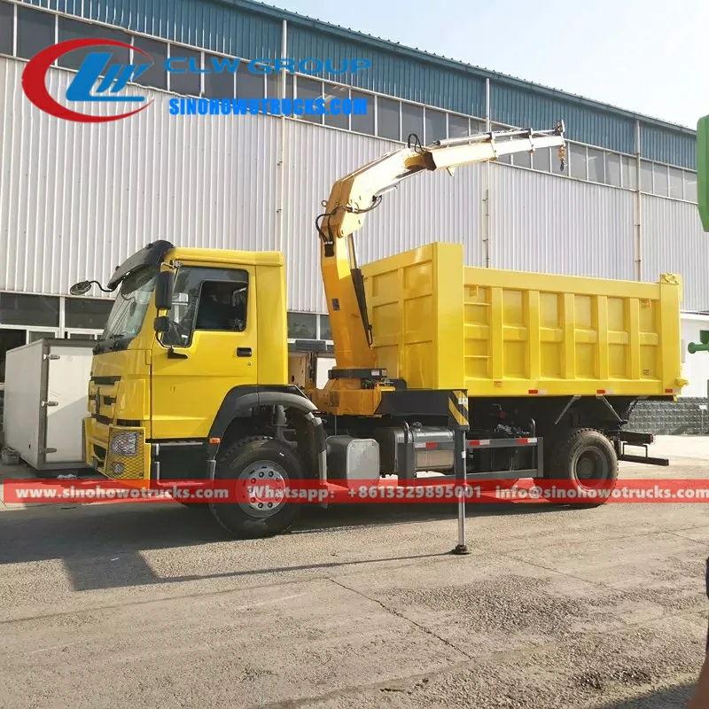 Sinotruk Howo 7.5 tonne dumper trucks with crane for sale Oman