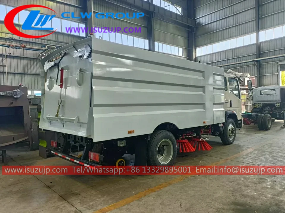 Sinotruk Howo 7cbm truck mounted sweeping machine Vietnam